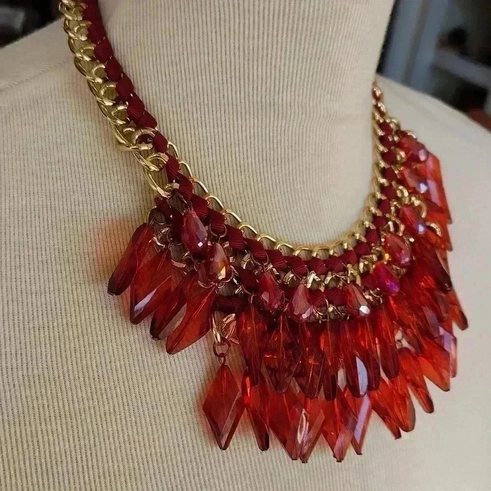 Glass Beaded Faceted Goldtone Choker Bib‎ Red